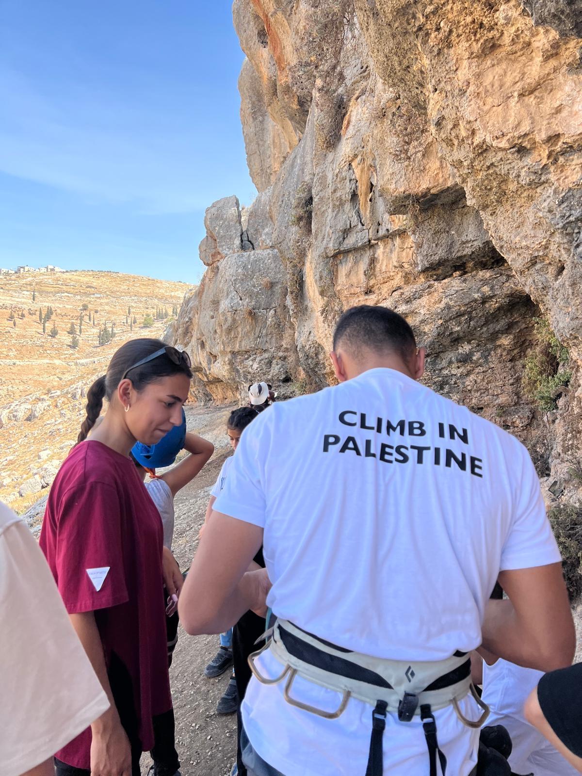 Mountain Climbing Event in Wadi Al-Ghoul with the Participation of 60 Young Participants